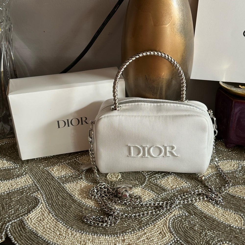 Dior NWOT Beauty White Denim Cosmetic Bag in crossbody bag new - Picture 2 of 16